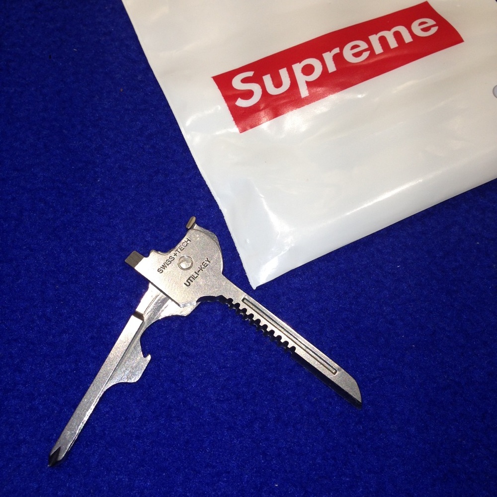 Supreme Utility Key Keychain Key Ring - Picture 2 of 3
